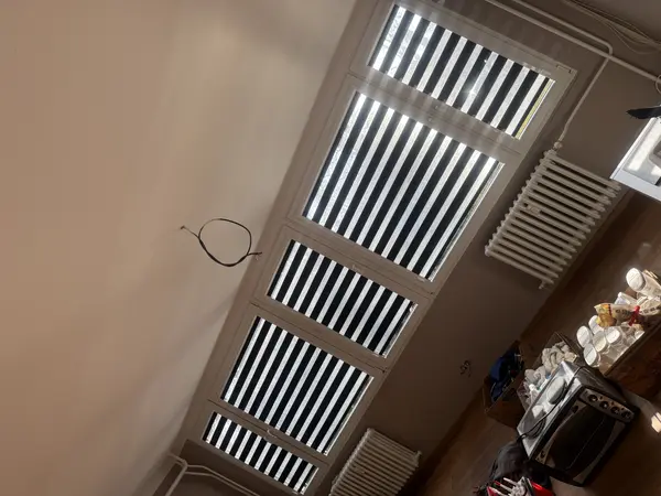 Rolety den a noc s bočním vedením v bytě v Rakovníku