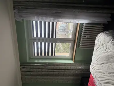 Detail rolet den a noc Slaný – regulace světla a elegantní stínění