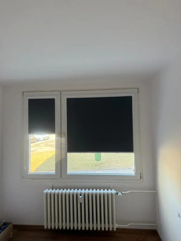 Textilní rolety v ložnici - Kladno