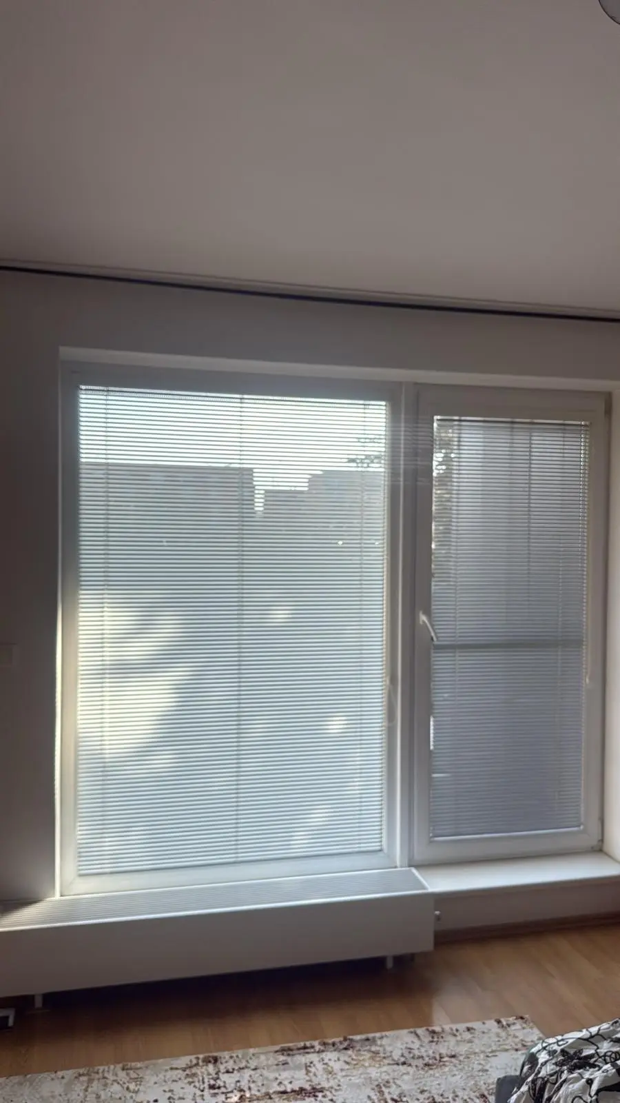 Detail horizontálních žaluzií